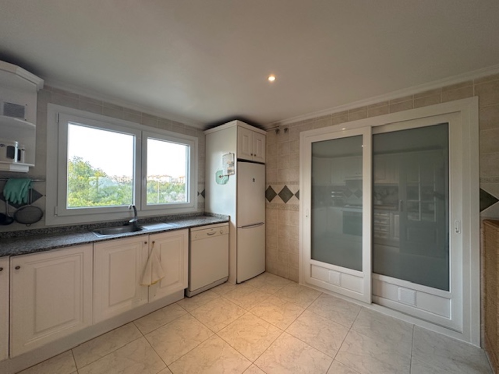 PVC white inside - green outside - apt. Albatros V