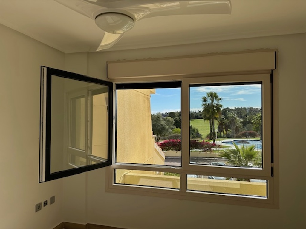 PVC cream inside - green outside - apt. Albatros I